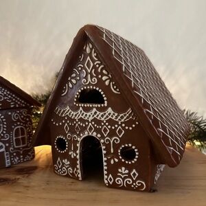 NWT Pottery Barn Gingerbread House - Brown and White - Medium